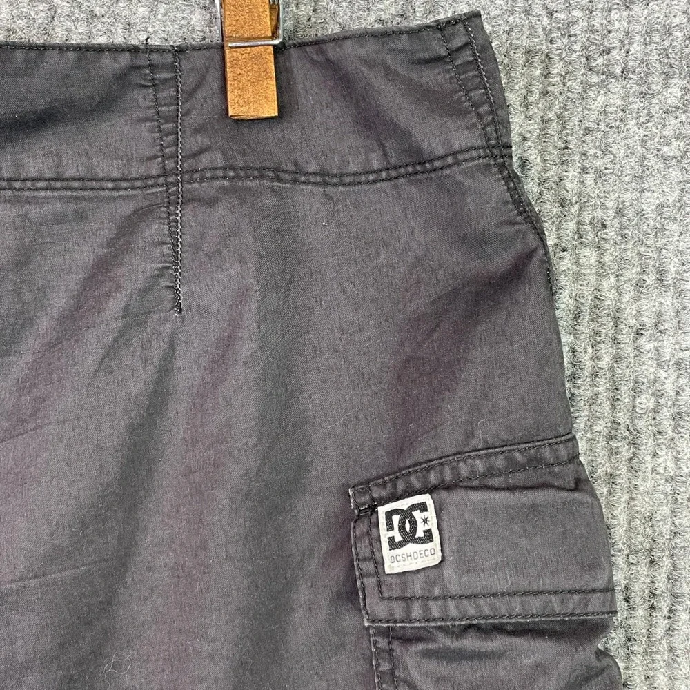 DC Shoes Board Shorts Mens 34 Gray Yellow Logo Swim Trunks Cargo Pocket Surf